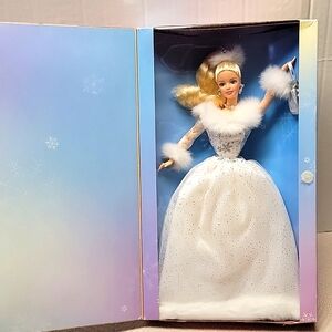 Barbie 2002 Winter's Reflection Mattel Doll